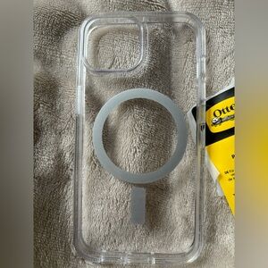 CLEAR OTTERBOX SYMMETRY CASE WITH MAGSAFE (iPhone 13, 14, & 15)